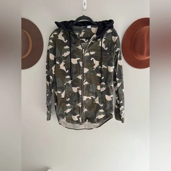 • H & M Cami zip up. - Picture 4 of 8